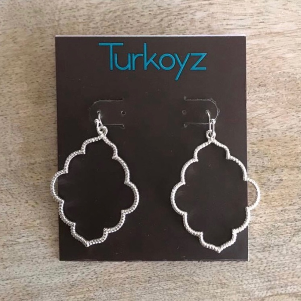 Silver ribbed earrings